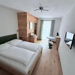 Stockingbauer Farma Leogang